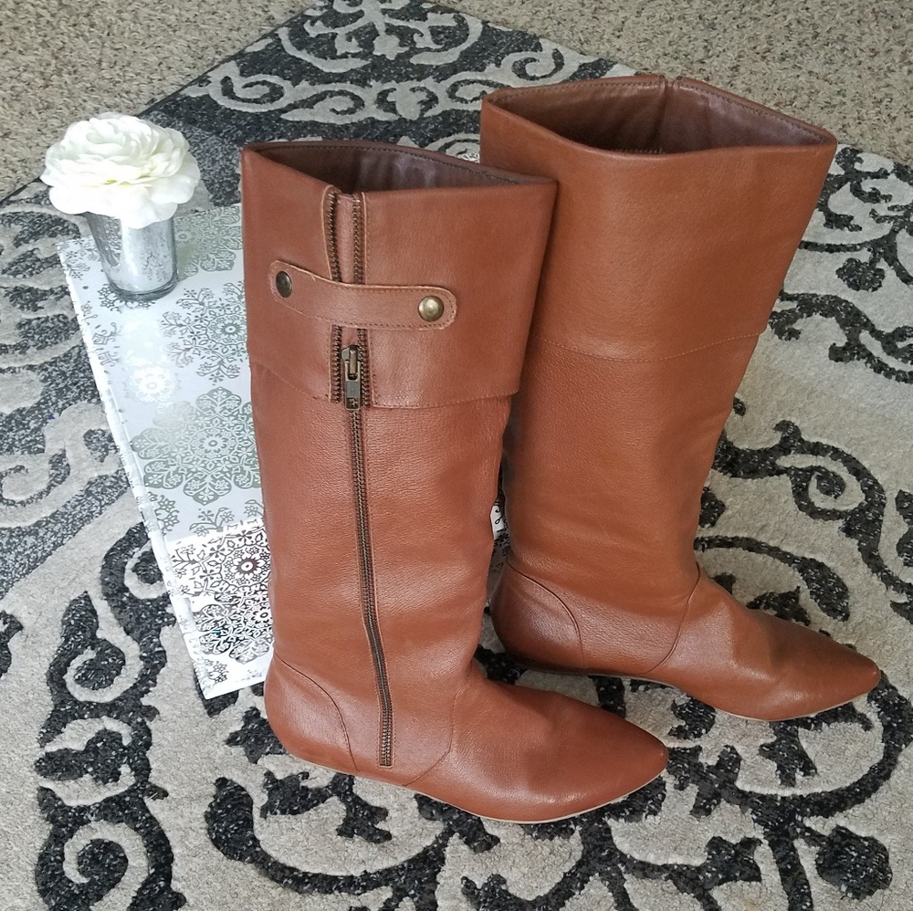 Like New Steve Madden brown leather boots.  SZ: 8